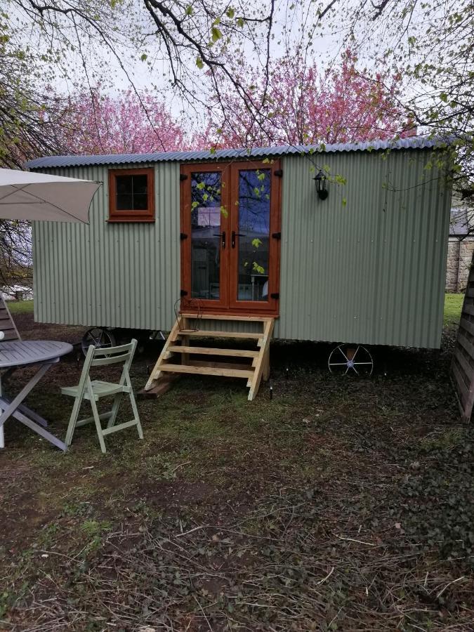Durham Donkey Rescue Shepherd'S Hut Hotel Bagian luar foto